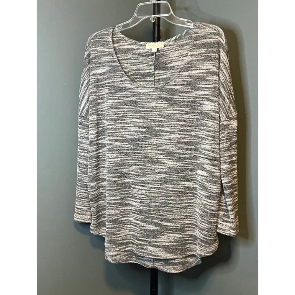 Olive & Oak Heathered Gray Knit Top